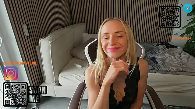 Ella Mysterie online show from 05/03/26, 03:15