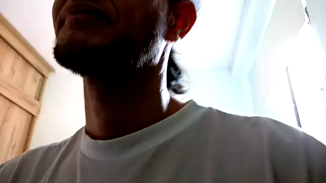 andrew 1520 online show from 11/09/25, 04:44