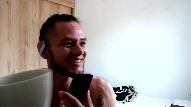 Snapshot of andrew_1520 chatting on 02/10/26, 03:33 andrew 1520 online show from 02/10/26, 03:33