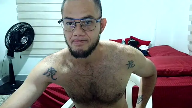 Snapshot of andrew_1520 chatting on 02/06/26, 12:50 andrew 1520 online show from 02/06/26, 12:50