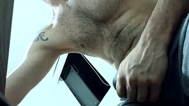 Snapshot of andrew_1520 chatting on 02/25/26, 02:34 andrew 1520 online show from 02/25/26, 02:34