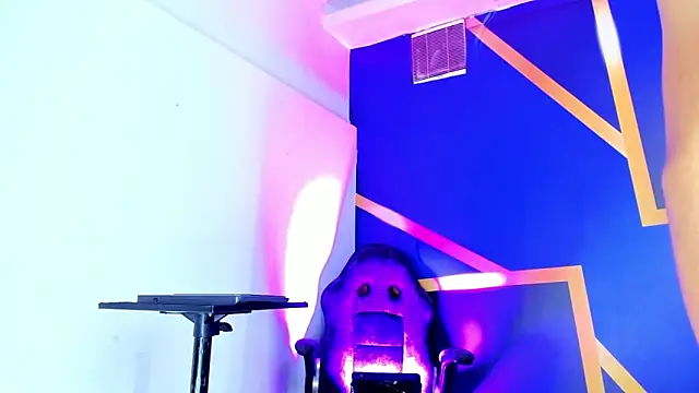 Molly Spears  online show from 05/07/26, 12:30