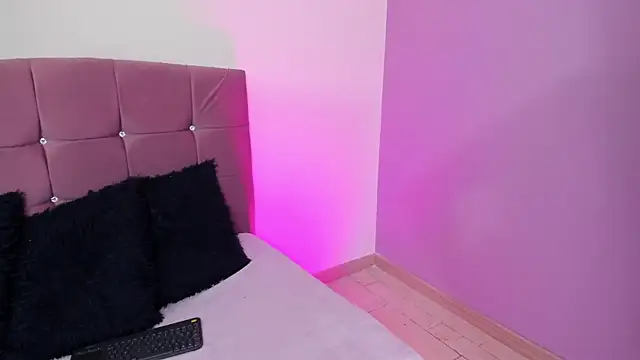 Flor pink online show from 04/24/26, 03:41
