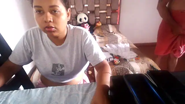 Snapshot of Ninibella chatting on 05/25/26, 05:33 Ninibella online show from 05/25/26, 05:33