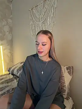 leyaaftermidnight online show from 04/14/26, 09:14