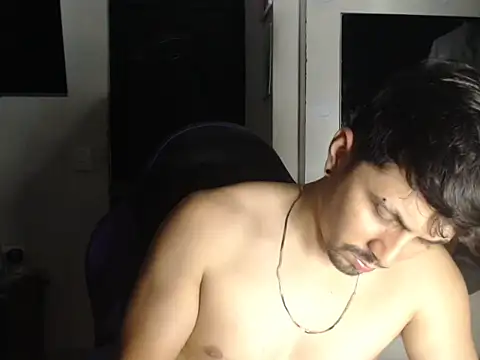 Snapshot of Andres_Blessed chatting on 04/11/26, 06:43 Andres Blessed online show from 04/11/26, 06:43