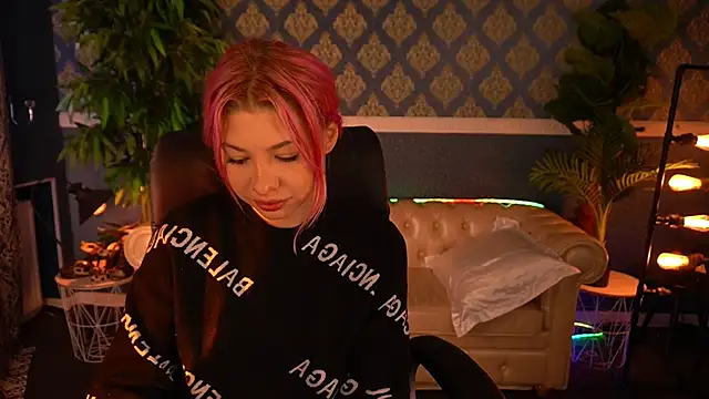 PinkyTrix online show from 05/16/26, 06:23