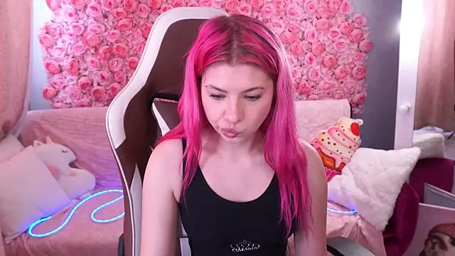 PinkyTrix online show from 05/19/26, 12:34