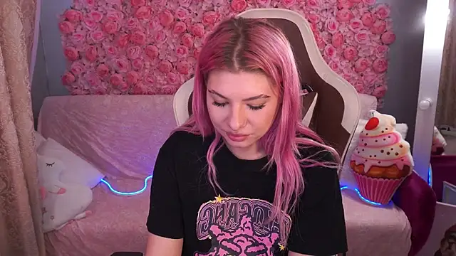 PinkyTrix online show from 05/30/26, 12:44