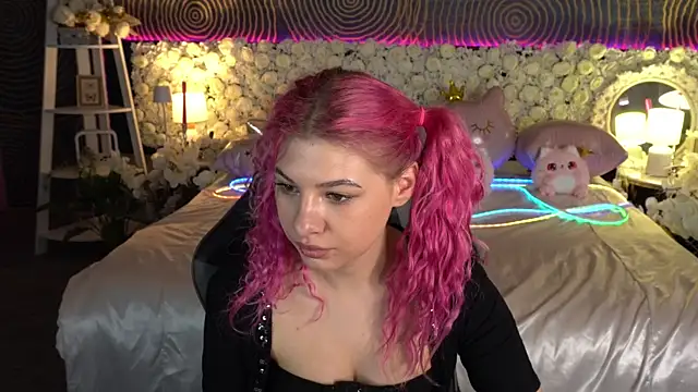 PinkyTrix online show from 05/05/26, 12:52