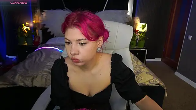 PinkyTrix online show from 04/25/26, 12:41