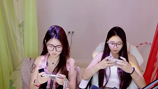 Xiongchumo1120 online show from 05/11/26, 03:19