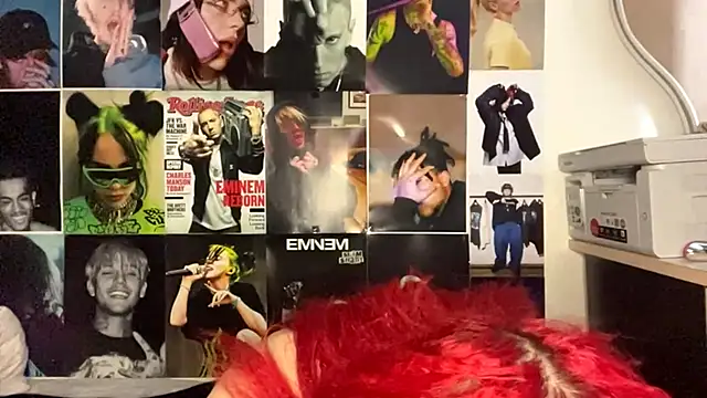 LaineRivett online show from 04/12/26, 09:34