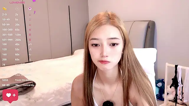MMMxiXi6 online show from 06/06/26, 10:53