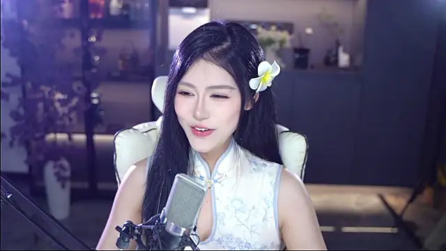 Snapshot of Seraphinei chatting on 05/27/26, 12:12 Seraphinei online show from 05/27/26, 12:12