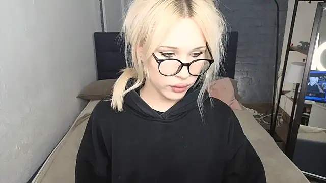 kristydollx online show from 04/13/26, 01:59