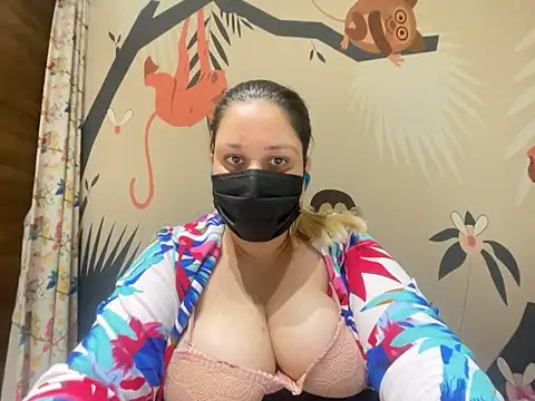 Snapshot of kavyasingh36 chatting on 05/13/26, 10:17 kavyasingh36 online show from 05/13/26, 10:17