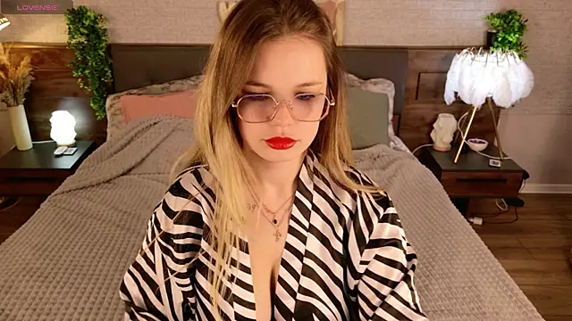 KimEvanss online show from 05/02/26, 05:23