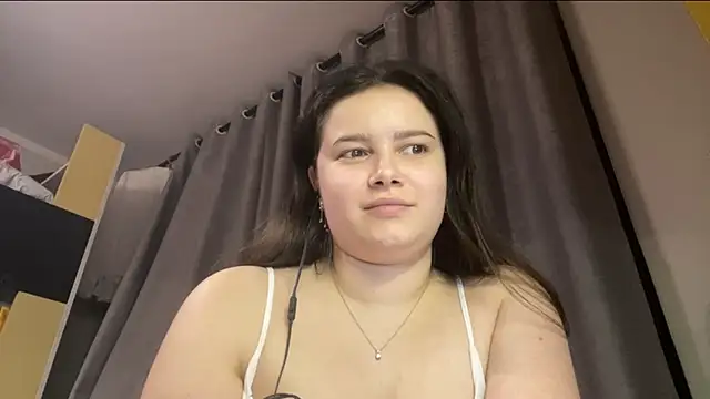 Snapshot of LonnaVandal chatting on 04/15/26, 07:58 LonnaVandal online show from 04/15/26, 07:58