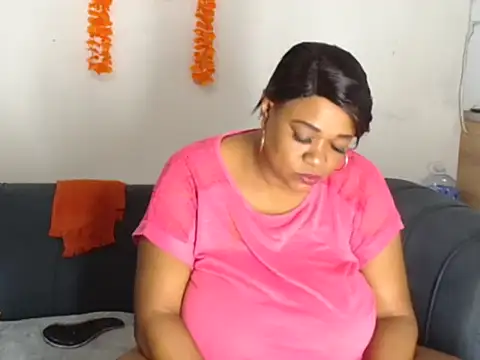 BUSTYQUEEN56  online show from 04/13/26, 09:46