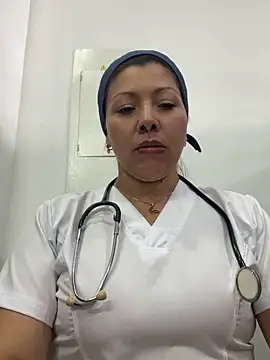 Snapshot of SARA_21- chatting on 04/14/26, 02:00 SARA 21- online show from 04/14/26, 02:00