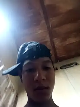 Esneider boy online show from 04/13/26, 04:27