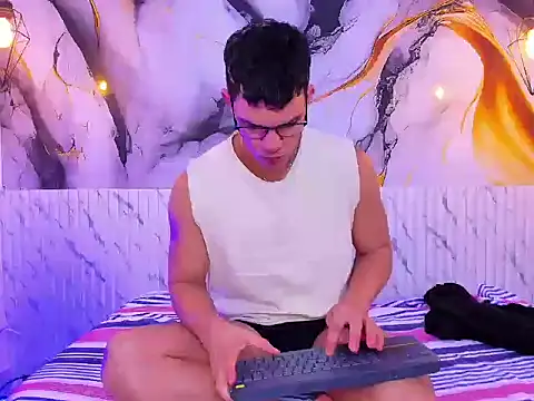 Snapshot of Ethan_Carter1 chatting on 05/20/26, 12:13 Ethan Carter1 online show from 05/20/26, 12:13