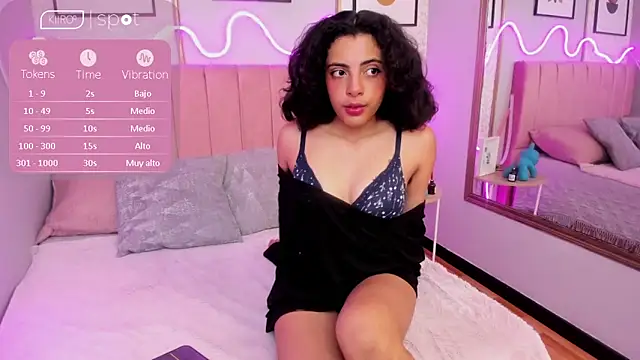AURORAMILLSS online show from 04/18/26, 03:31