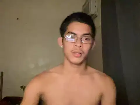 Snapshot of yourhotasian_jhonpol16 chatting on 04/16/26, 02:18 yourhotasian jhonpol16 online show from 04/16/26, 02:18