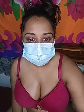 Suger Lips 99 online show from 05/17/26, 06:52
