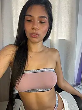 Snapshot of MauraGrayy chatting on 06/21/26, 07:52 MauraGrayy online show from 06/21/26, 07:52
