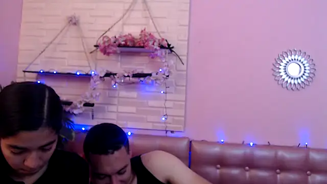 Aronandmoli69 online show from 04/18/26, 11:45