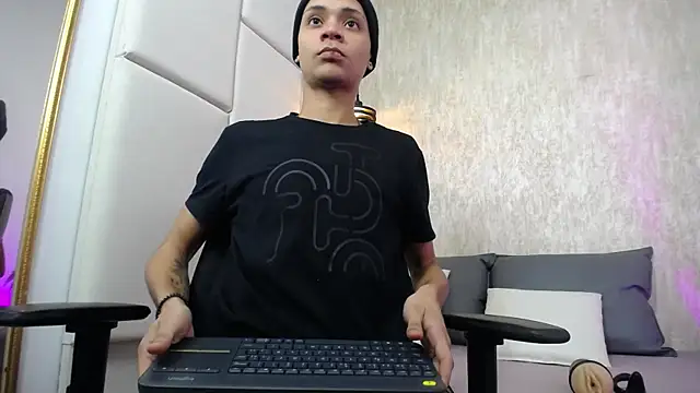 Axel marcus online show from 04/17/26, 07:49