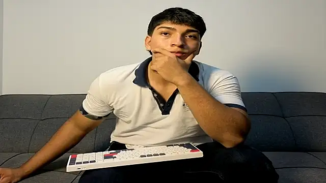 Snapshot of James_silva1 chatting on 05/05/26, 02:36 James silva1 online show from 05/05/26, 02:36