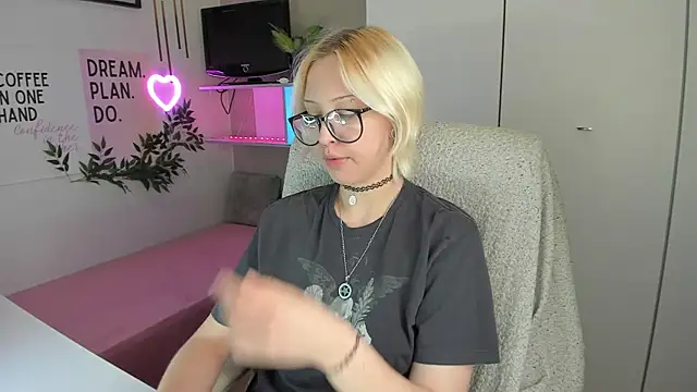 Neko Sora online show from 05/18/26, 10:58