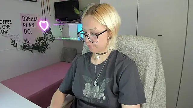 Neko Sora online show from 05/19/26, 01:56