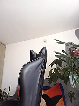 lyzyreth online show from 04/14/26, 04:01