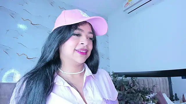 Snapshot of Candicewayne chatting on 06/18/26, 11:04 Candicewayne online show from 06/18/26, 11:04