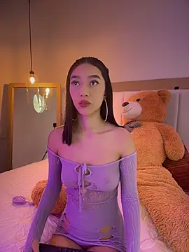 Iam Milly  online show from 04/15/26, 08:31