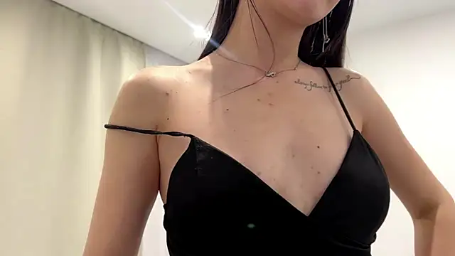 Elisayep online show from 04/15/26, 06:12