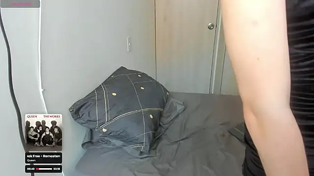 Snapshot of YourGothFemboy chatting on 04/14/26, 12:10 YourGothFemboy online show from 04/14/26, 12:10