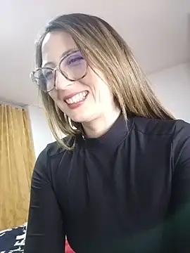 Snapshot of VALELUXX chatting on 05/29/26, 02:06 VALELUXX online show from 05/29/26, 02:06