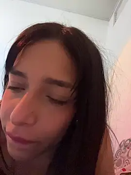 milakitti online show from 07/12/26, 08:04