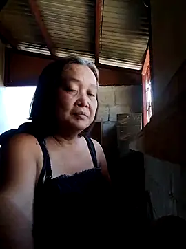 Snapshot of jeanyummytits chatting on 05/15/26, 04:10 jeanyummytits online show from 05/15/26, 04:10