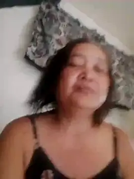 Snapshot of jeanyummytits chatting on 05/27/26, 05:37 jeanyummytits online show from 05/27/26, 05:37