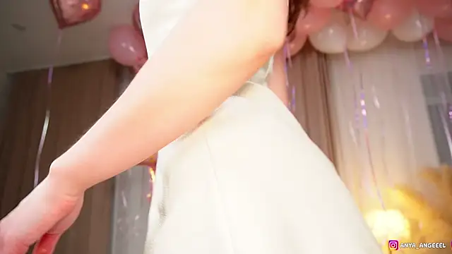 Anya Angeel online show from 04/17/26, 08:44