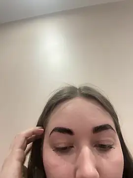 Snapshot of Doris2222 chatting on 04/13/26, 06:34 Doris2222 online show from 04/13/26, 06:34