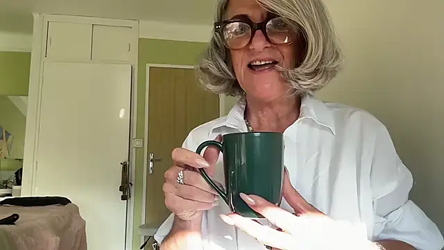 NaughtyMonicaUK online show from 05/26/26, 06:11