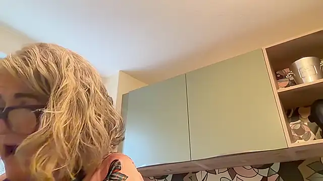NaughtyMonicaUK online show from 04/26/26, 07:49