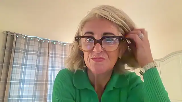 NaughtyMonicaUK online show from 05/05/26, 01:47